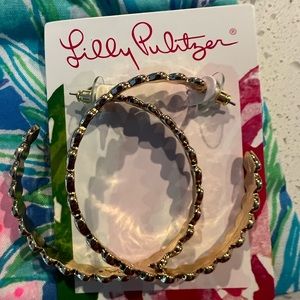 NWT Lilly Pulitzer gold medal Purrfection hoop earrings.